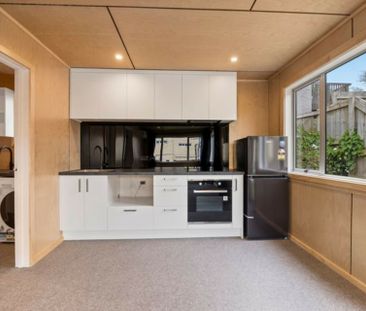 Tastefully renovated and a spacious flat! - Photo 6