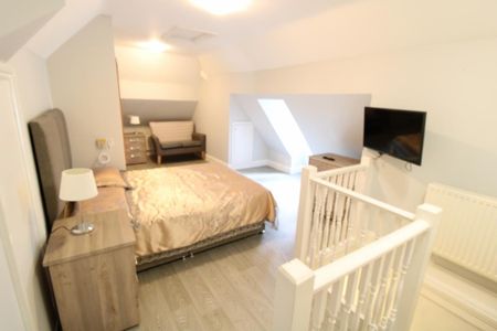 9 bedroom detached house to rent - Photo 4