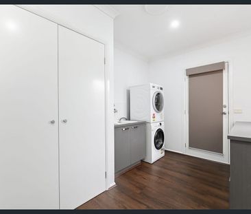 ✨ Spacious Semi-Furnished 4-Bedroom Family Home in Prime Berwick Lo... - Photo 2