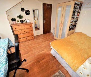 6 bedroom house to rent - Photo 2