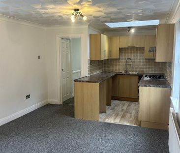 3 bedroom terraced house to rent - Photo 6