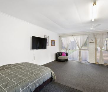 The Brief:Affordable Family Home in Helensvale: 4 bedrooms. Solar w... - Photo 3