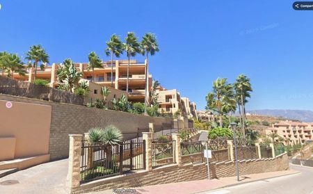 Alquiler de piso en Calle Benalauría - Photo 2