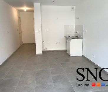 STUDIO AVEC TERRASSE ET PARKING - Photo 4