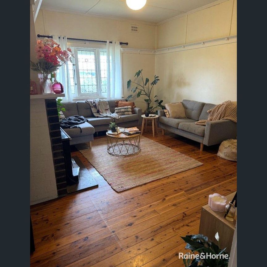 61 Rusden Street, Armidale - Photo 1