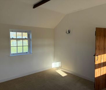 Spacious 2-bedroom maisonette in unique rural setting. - Photo 1