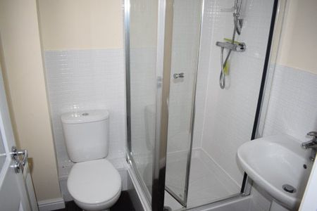 Llys Mieri, Swansea, SA4 - Photo 4