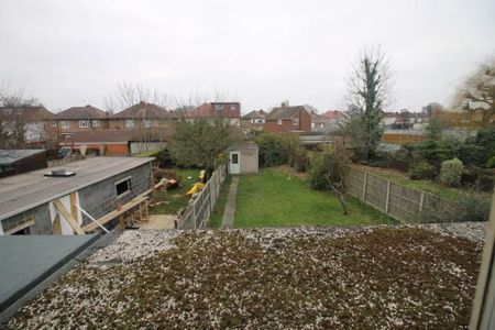 1 bedroom in a house share to rent - Photo 4