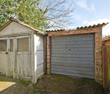 4 bedroom semi-detached house to rent - Photo 6