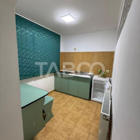 Garsoniera de inchiriat 25 mp utili in Fagaras cu toate taxe - Fotografie 3