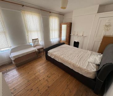 2 bedroom semi-detached house to rent - Photo 5