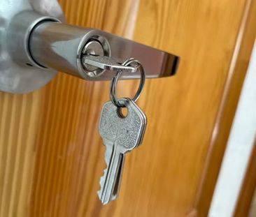 Carrer de Jerónima Galés, Valencia, Valencian Community 46017 - Photo 1