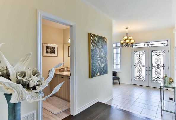 For Lease - 215 Northglen Boulevard, Clarington, Ontario - Photo 1