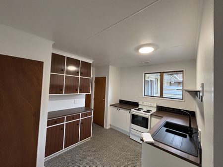 Waikanae - 3 Bedrooms - Photo 2