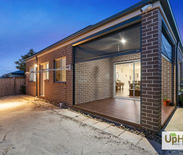 For Lease: Stunning Family Home at 25 Wheelwright Street, Clyde Nor... - Photo 1