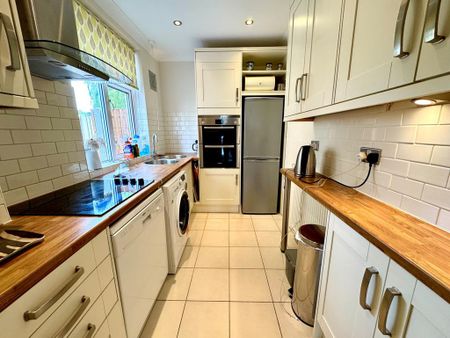 3 bedroom semi-detached house to rent - Photo 5