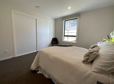 Charming 4BR Townhouse in Aro Valley - Photo 3