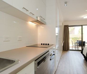 MODERN STUDIO APARTMENT - Photo 4