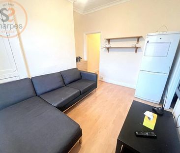 3 bedroom flat to rent - Photo 1