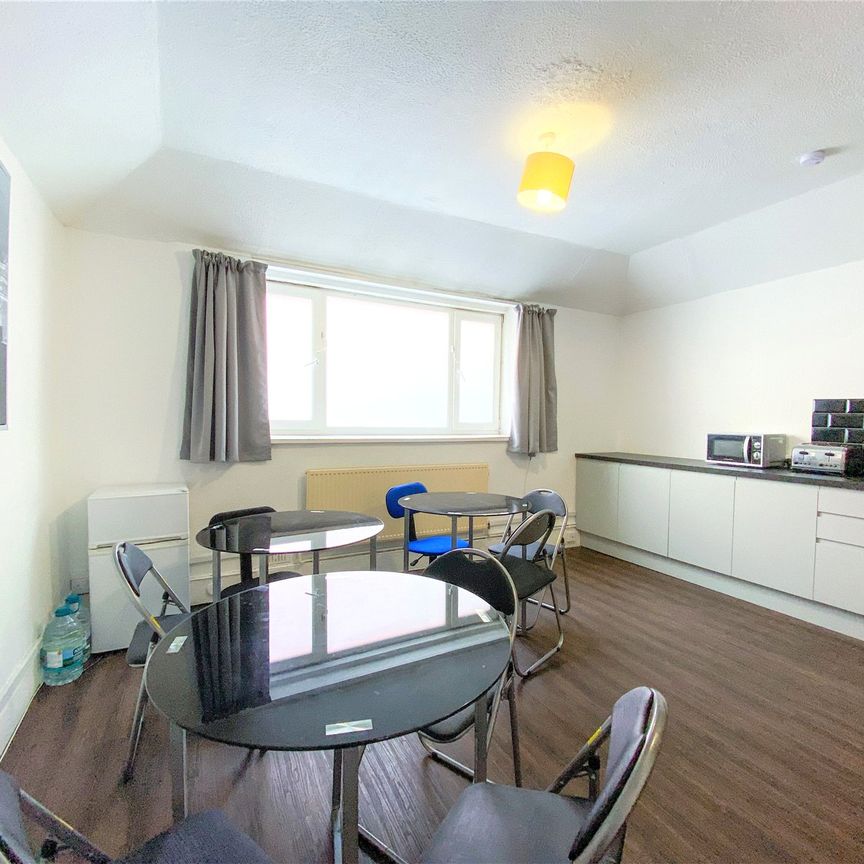 house share to rent - Photo 1