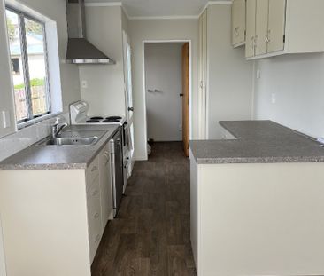 17 Staithes Drive North, Whitby - Photo 3