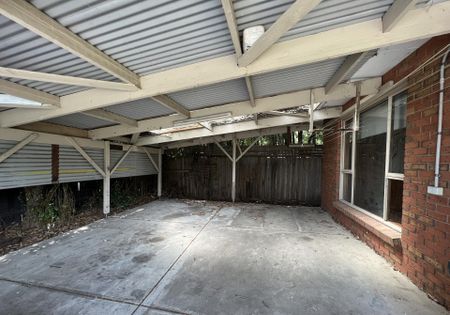 Spacious Family Living - Photo 2