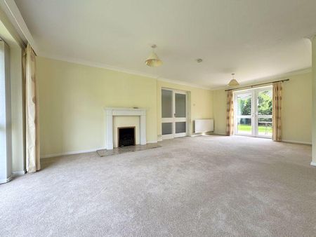 3 bedroom detached bungalow to rent - Photo 2