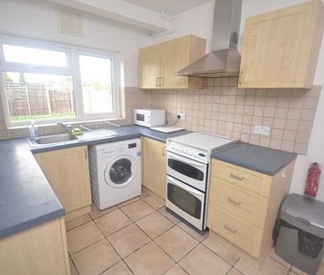 4 Bed - Culver Lane, Reading - Photo 1