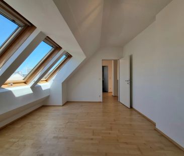 Zentrales Stadtleben trifft Raumgefühl: Dachgeschosswohnung mit 5 Z... - Foto 3