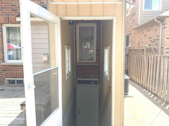 For Lease - 3317 Weatherford Road Unit# Bsmt, Mississauga, Ontario - Photo 1