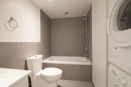 St. Lambert - Photo 4