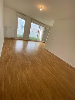 location Appartement T3 DE 67.9m² À CACHAN - Photo 1