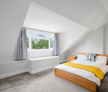 3 bedroom flat to rent - Photo 4