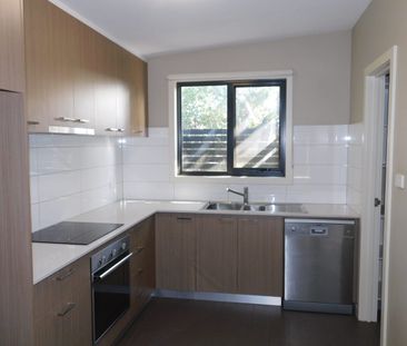 QUIET APARTMENT IN GREAT LOCATION - Photo 2