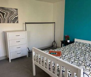 Princes Street Room 1 - Photo 2