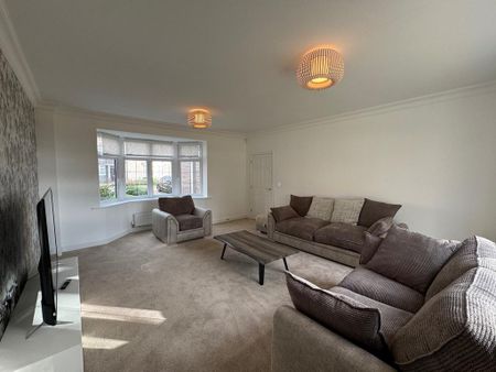 6 bedroom detached house to rent - Photo 2