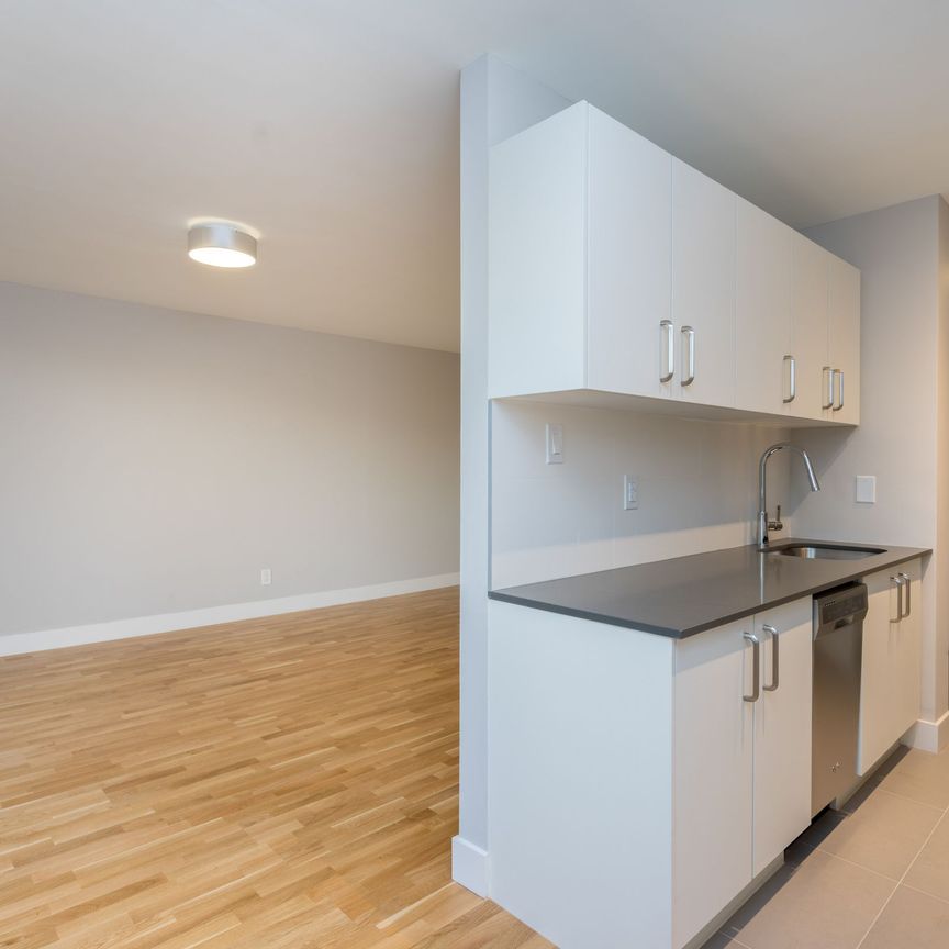 501 Kingston Road - Photo 1