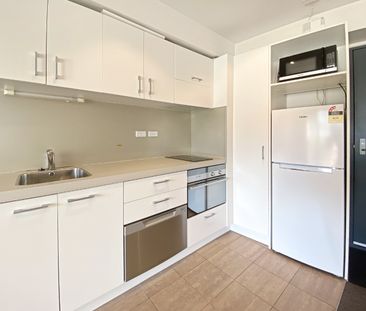 Welcome to apartment 409 in Soho Apartments. - Photo 2