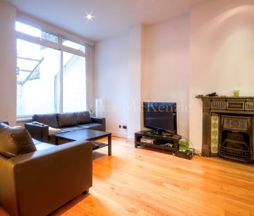 Pet friendly two double bedroom, split level furnished garden flat - Photo 1