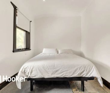 “Character Bungalow” - Photo 4