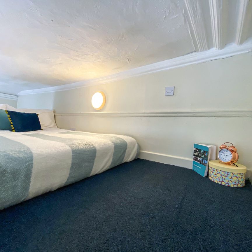 Flat 8, 223 HYDE PARK ROAD Leeds - LS6 1AH - Photo 1