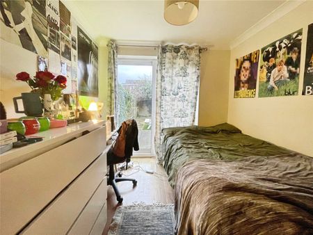 Nightingale Shott, Egham, Surrey, TW20 9SU - Photo 2