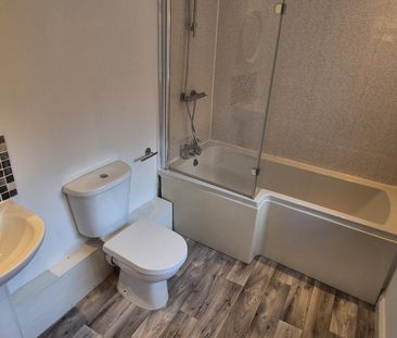 Refurbished 2-bed Victorian Terrace to let close to Warrington town... - Photo 1