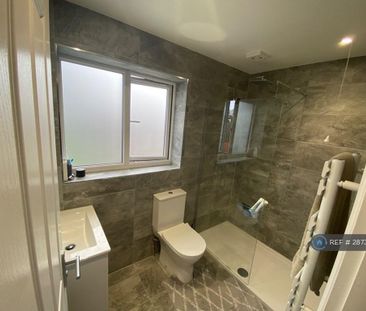 2 bedroom semi-detached house to rent - Photo 2