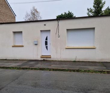 VENDIN LE VIEL, centre-ville: maison de type 2 avec jardin à 550 euros - Photo 2