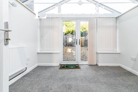 2 bedroom house to rent Wisteria Gardens, Havant, PO9 - Photo 2