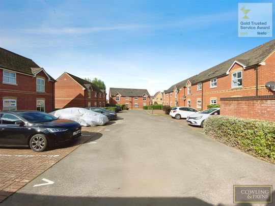 Napier Crescent, Wickford - Photo 1