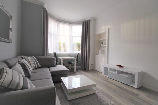 Bearsden Road, Anniesland, Glasgow - Photo 1