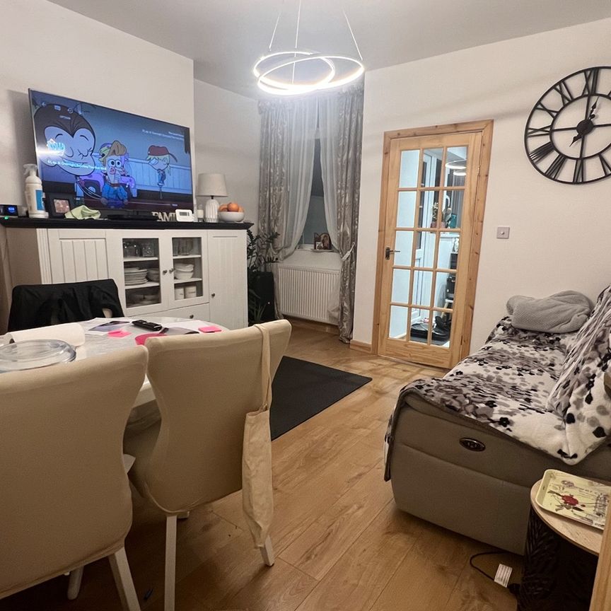 3 Bed End Terrace, Lizmar Terrace, M9 - Photo 1