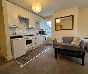 2 bedroom flat to rent - Photo 3